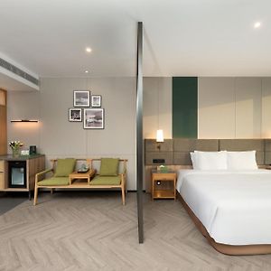 Premium King Room